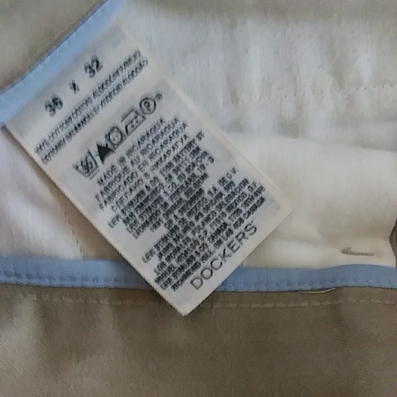 Dockers signature khaki relaxed fit 36 waist 32 inseam 100% cotton - Picture 4 of 7